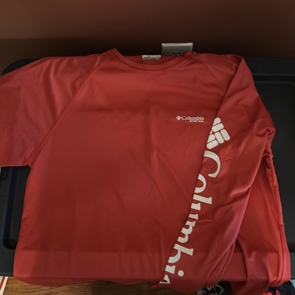 Men’s Columbia dri fit shirt